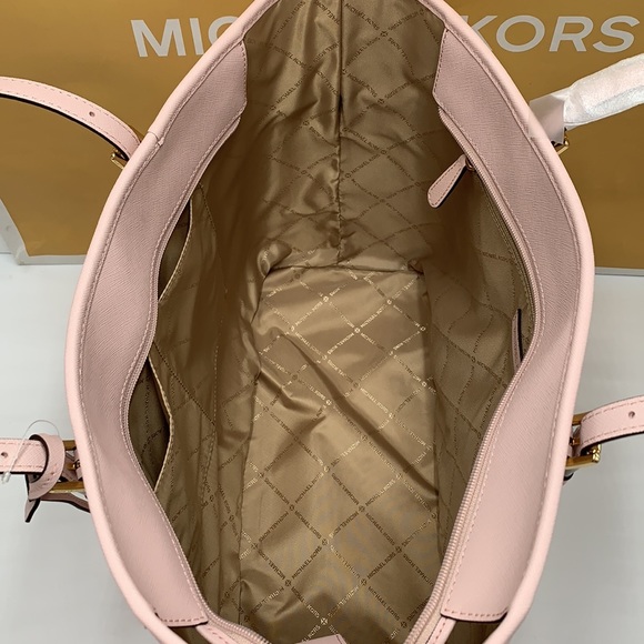 MICHAEL KORS POWDER BLUSH COLOR 
Jet Set Travel Large Saffiano Leather Tote Bag - Picture 11 of 14